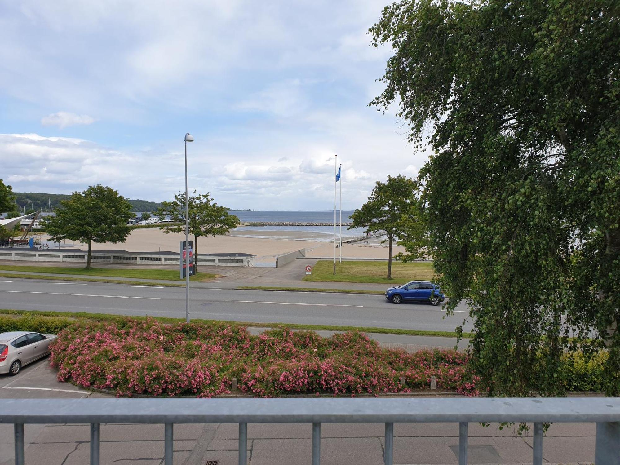 Skau Beach View Обенро Екстериор снимка